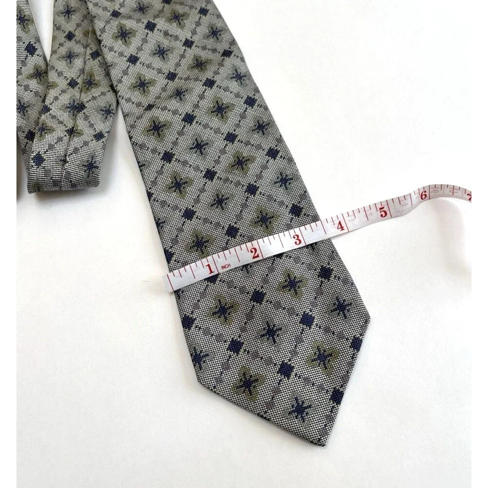 Vintage Ermenegildo Zegna Silk Floral Neck Tie Italy 3.5